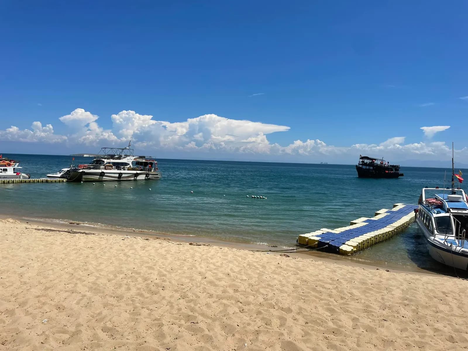 Boats moored off the beach at Cu Lao Cham