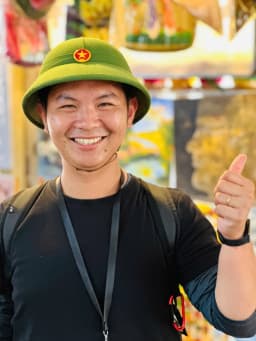 Tom, local guide in Hoi An