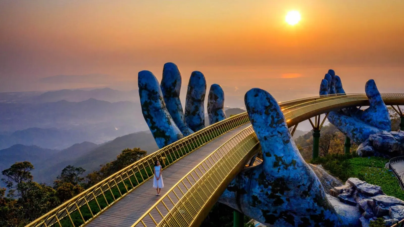 Golden Bridge at Ba Na Hills, Da Nang